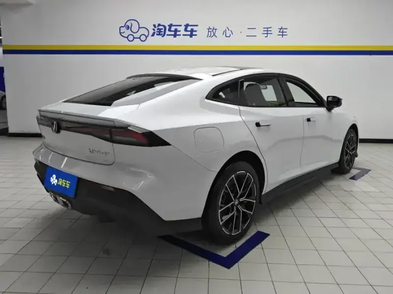 2024 Changan UNI-V с пробегом 300 км
