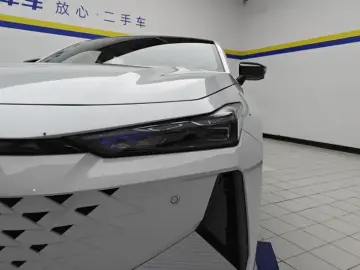 2024 Changan UNI-V с пробегом 300 км