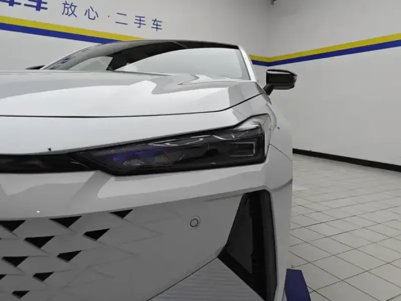 2024 Changan UNI-V с пробегом 300 км