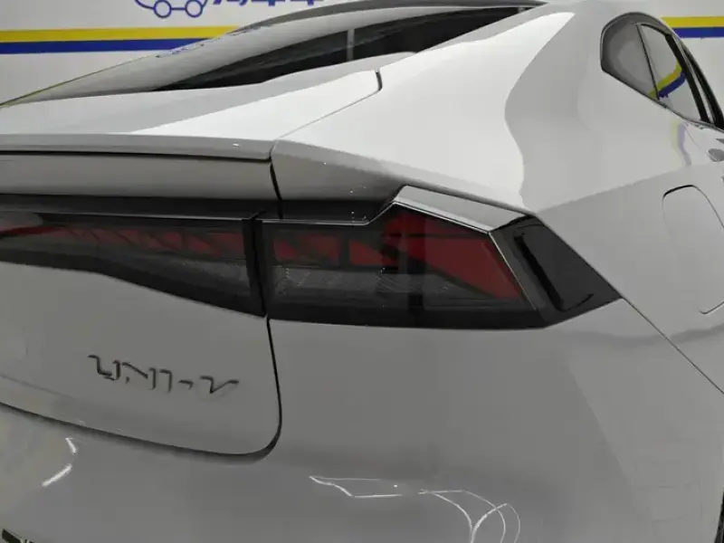 2024 Changan UNI-V с пробегом 300 км