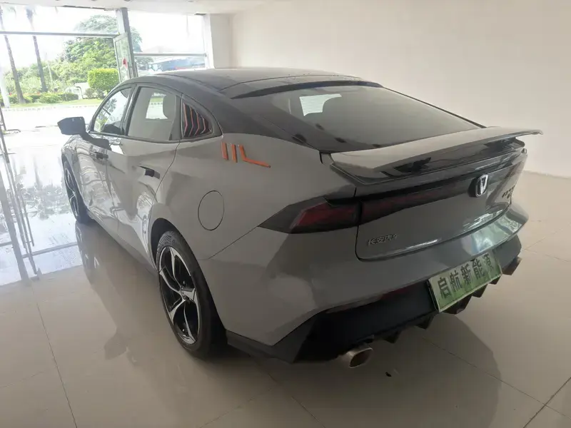 2023 Changan UNI-V с пробегом 31 000 км