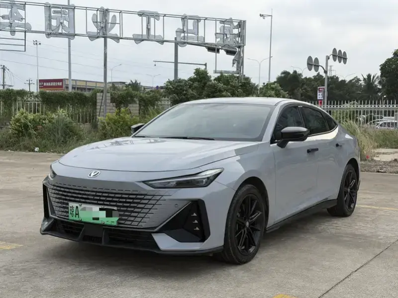 2023 Changan UNI-V с пробегом 40 000 км