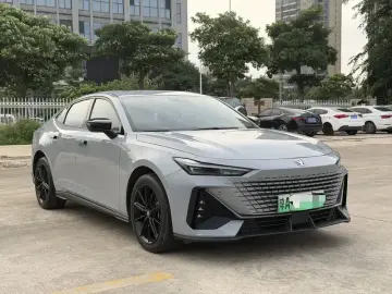 2023 Changan UNI-V с пробегом 40 000 км