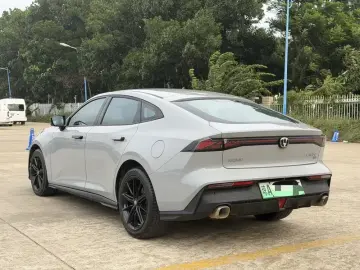 2023 Changan UNI-V с пробегом 40 000 км