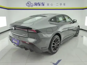 2024 Changan UNI-V с пробегом 1 000 км