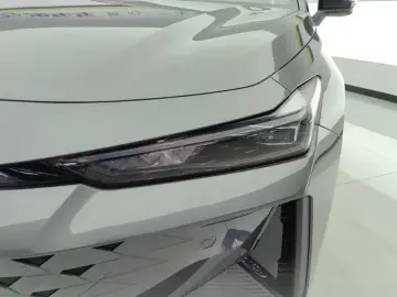 2024 Changan UNI-V с пробегом 1 000 км