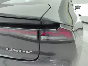 2024 Changan UNI-V с пробегом 1 000 км