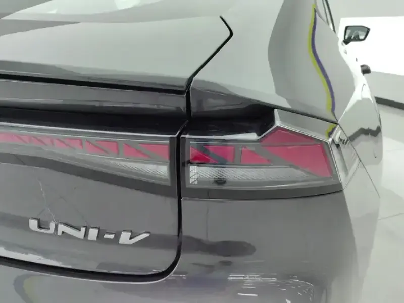 2024 Changan UNI-V с пробегом 1 000 км