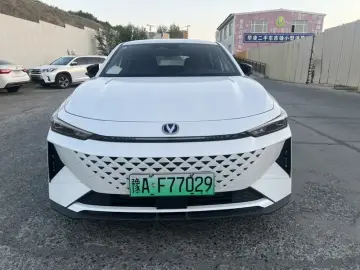 2024 Changan UNI-V с пробегом 2 000 км