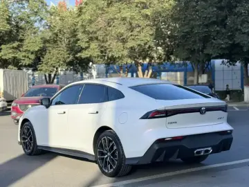 2024 Changan UNI-V с пробегом 33 000 км