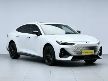 2023 Changan UNI-V с пробегом 18 500 км