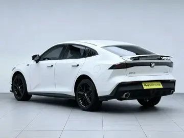 2023 Changan UNI-V с пробегом 18 500 км