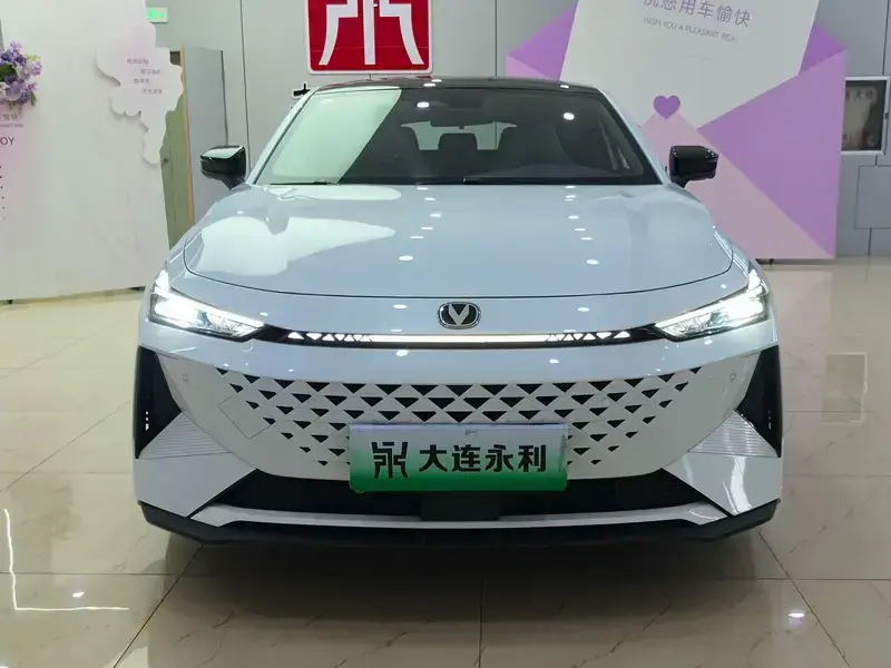2024 Changan UNI-V с пробегом 8 200 км