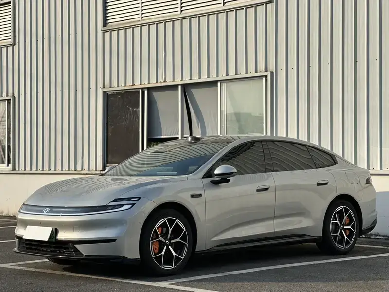 2026 Changan Qiyuan A06 с пробегом 10 400 км