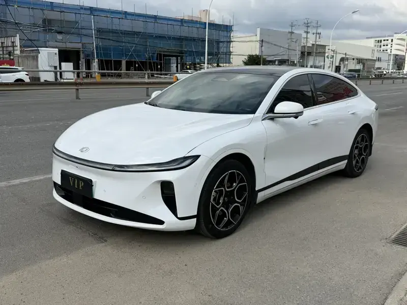 2025 Changan Qiyuan A07 с пробегом 25 000 км