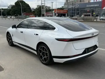 2025 Changan Qiyuan A07 с пробегом 25 000 км
