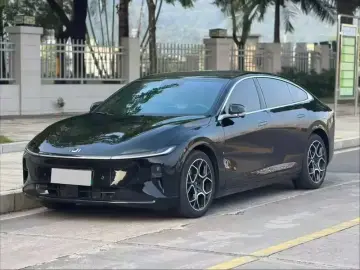 2024 Changan Qiyuan A07 с пробегом 18 000 км