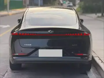 2024 Changan Qiyuan A07 с пробегом 18 000 км