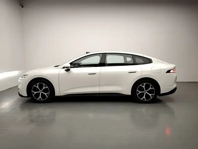 2026 Changan Qiyuan A06 с пробегом 16 000 км