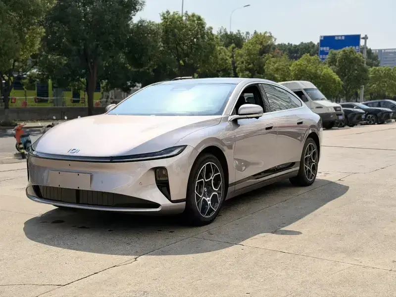 2026 Changan Qiyuan A07 с пробегом 200 км