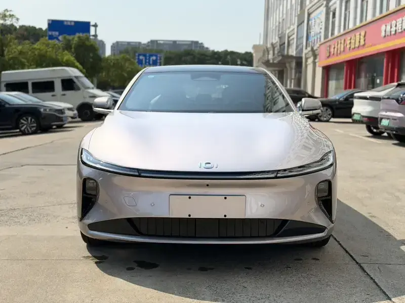 2026 Changan Qiyuan A07 с пробегом 200 км