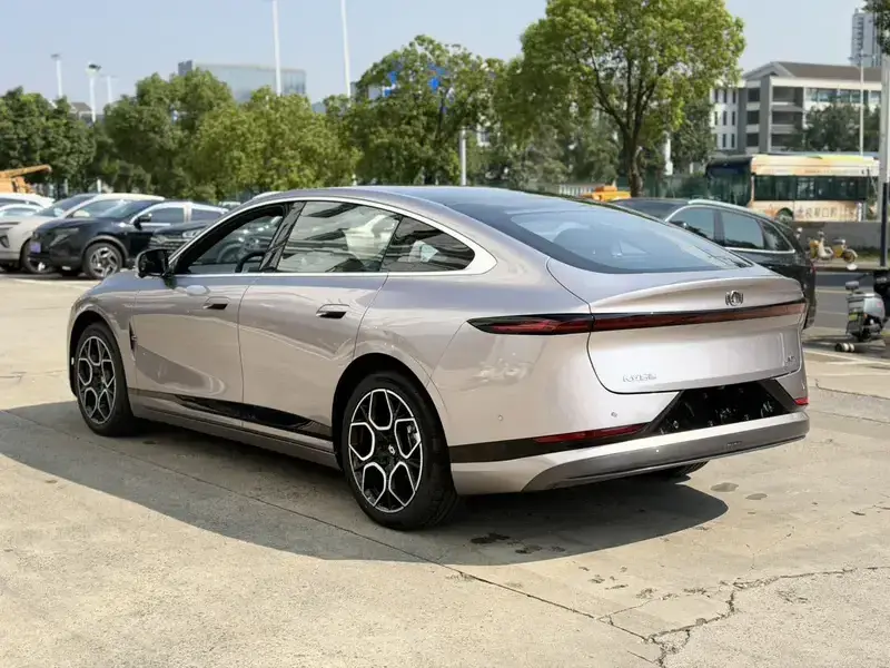 2026 Changan Qiyuan A07 с пробегом 200 км