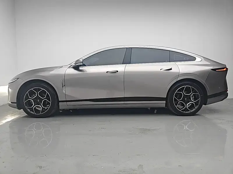 2025 Changan Qiyuan A07 с пробегом 45 900 км