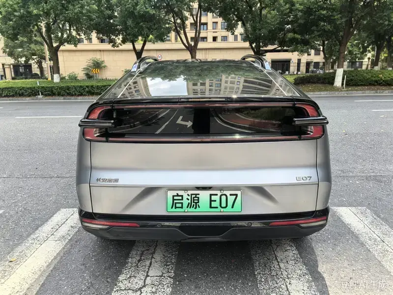 2025 Changan Qiyuan E07 с пробегом 20 000 км