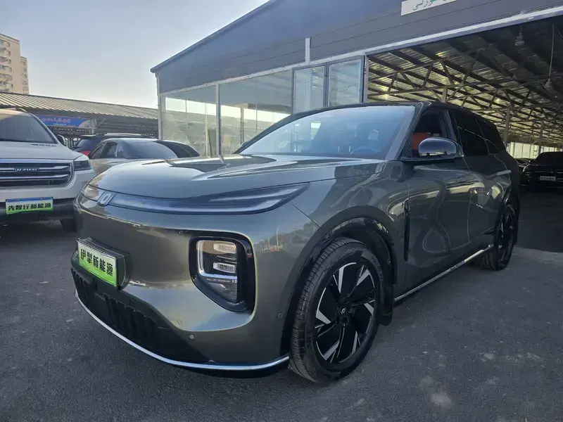 2025 Changan Qiyuan Q07 с пробегом 10 000 км