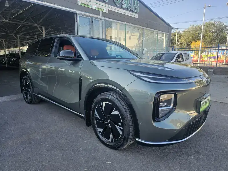 2025 Changan Qiyuan Q07 с пробегом 10 000 км