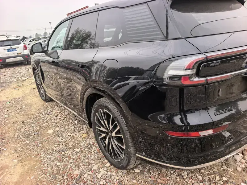 2025 Changan Qiyuan Q07 с пробегом 800 км
