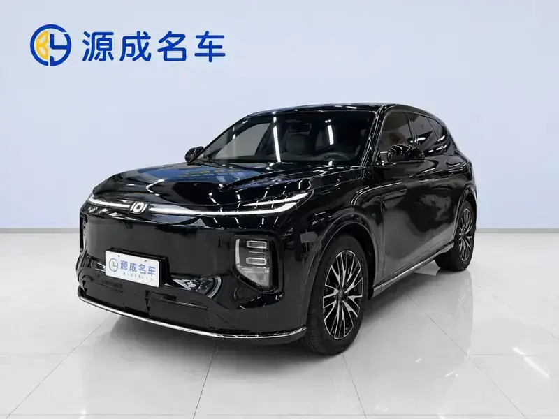 2025 Changan Qiyuan Q07 с пробегом 12 000 км
