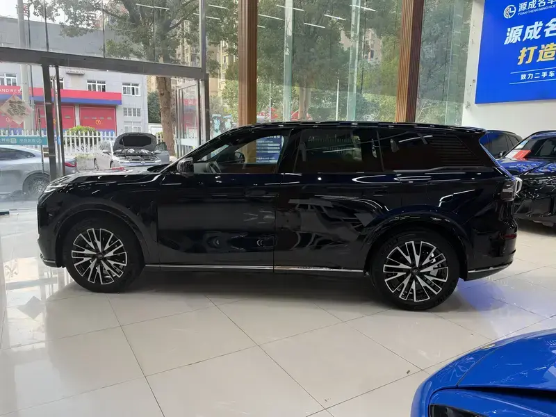2025 Changan Qiyuan Q07 с пробегом 12 000 км