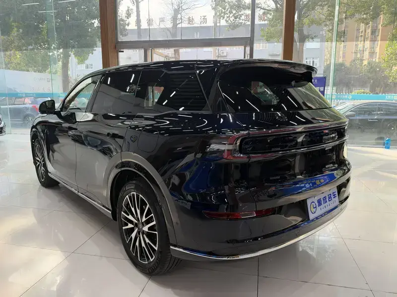 2025 Changan Qiyuan Q07 с пробегом 12 000 км