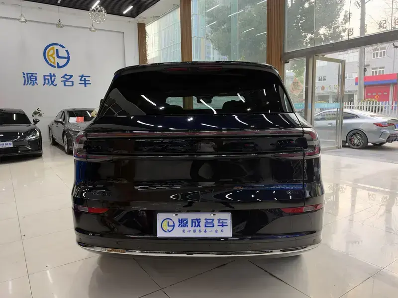 2025 Changan Qiyuan Q07 с пробегом 12 000 км