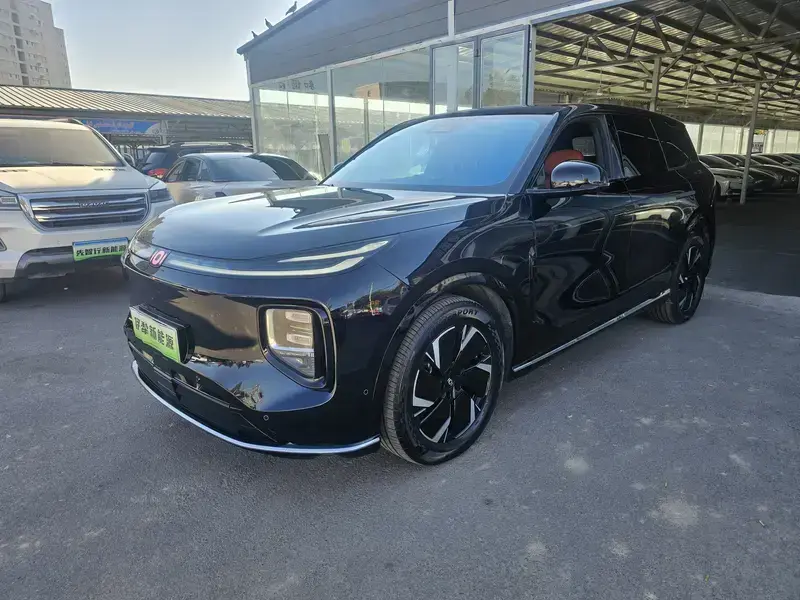 2025 Changan Qiyuan Q07 с пробегом 21 000 км