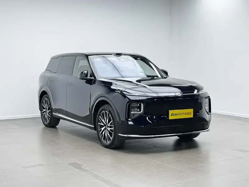 2025 Changan Qiyuan Q07 с пробегом 2 000 км