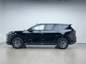 2025 Changan Qiyuan Q07 с пробегом 2 000 км