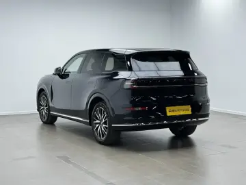 2025 Changan Qiyuan Q07 с пробегом 2 000 км