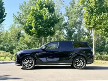 2025 Changan Qiyuan Q07 с пробегом 15 000 км