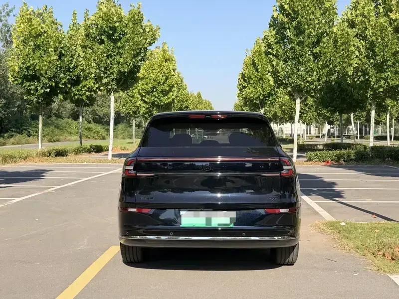 2025 Changan Qiyuan Q07 с пробегом 15 000 км