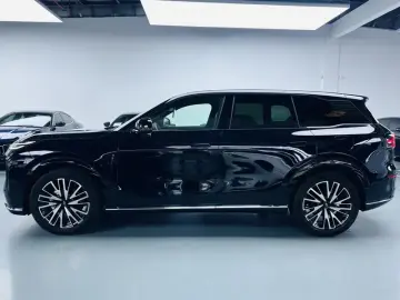 2025 Changan Qiyuan Q07 с пробегом 17 000 км