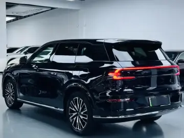 2025 Changan Qiyuan Q07 с пробегом 17 000 км