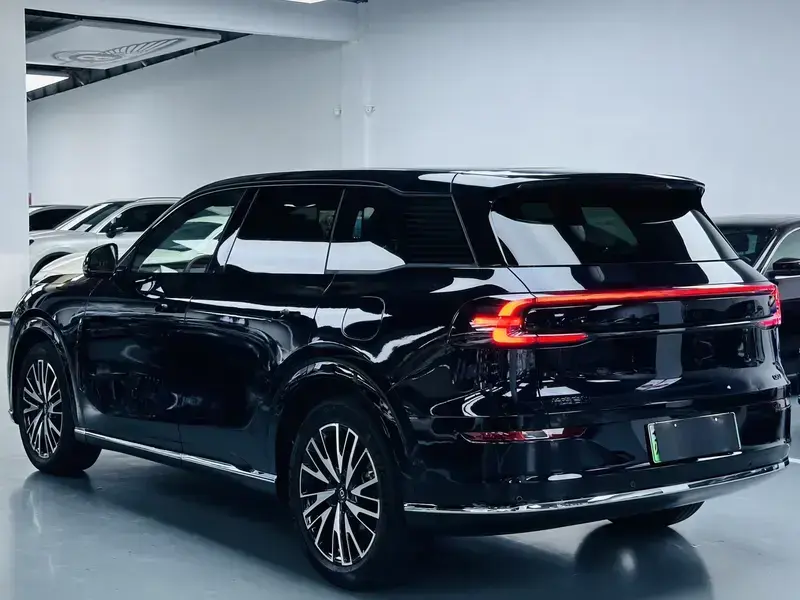 2025 Changan Qiyuan Q07 с пробегом 17 000 км