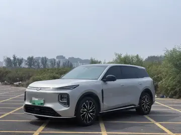 2025 Changan Qiyuan Q07 с пробегом 40 000 км