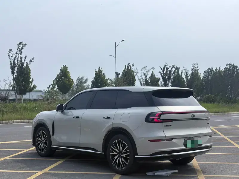 2025 Changan Qiyuan Q07 с пробегом 40 000 км