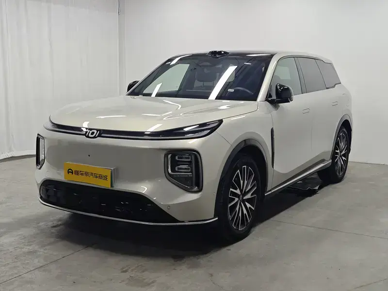 2025 Changan Qiyuan Q07 с пробегом 12 800 км