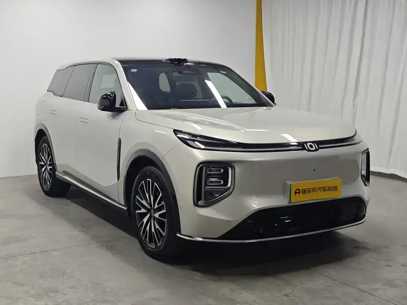 2025 Changan Qiyuan Q07 с пробегом 12 800 км
