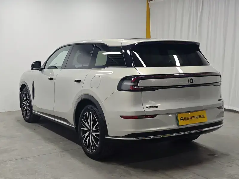 2025 Changan Qiyuan Q07 с пробегом 12 800 км
