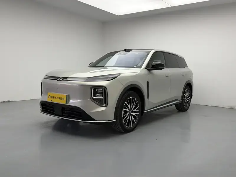 2025 Changan Qiyuan Q07 с пробегом 100 км